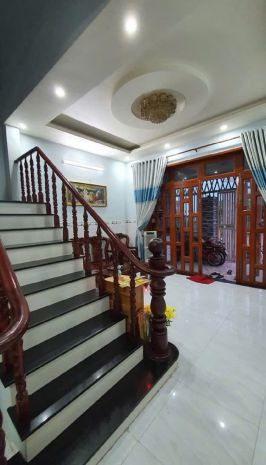 Nhà đẹp mới tinh ở ngay hẻm xe hơi ngủ trong nhà 89m phường 7053936