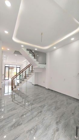 Nhà mới xây 3 tầng  4x16m  sổ hồng riêng  gần chợ hưng lo 7054395