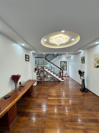 Giá rẻ bất ngờ  nhà 1 trệt 2 lầu 5x25  full nội thất  sân 7055538