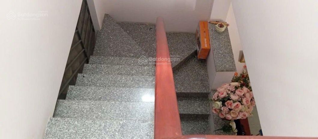 Nhà 3 tầng - siêu đẹp - đường rộng rãi ô tô ngủ trong sân 7059122