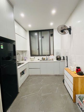 Bán nhà  giá chỉ 8.6 tỷ  ngõ thông  gần ngã tư sở  ba 7059457