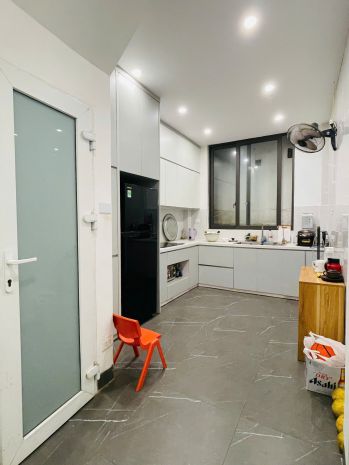 Bán nhà  giá chỉ 8.6 tỷ  ngõ thông  gần ngã tư sở  ba 7059461