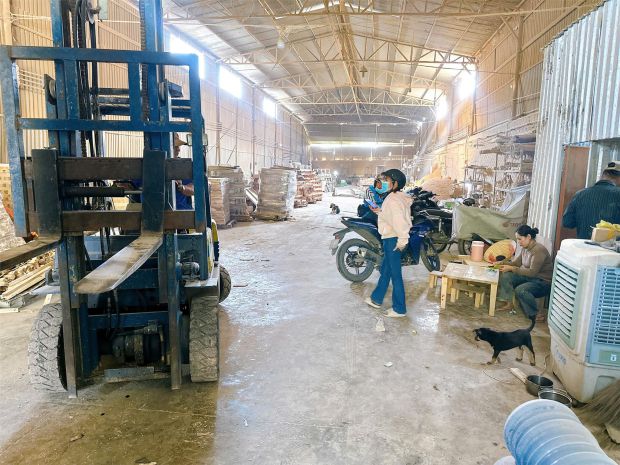 X135 bán nhà xưởng hiện đại, khu dân cư ở kín đông đúc 7060091