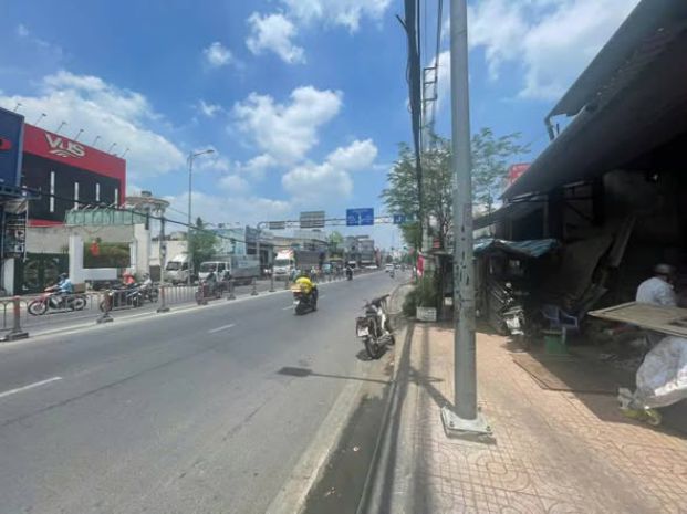 Ban nha măt tiên 4,3x33m gia 11,79 ty đương tô ky 7064524