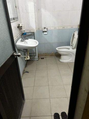 Cho thuê nhà nguyên căn ngõ 113 nguyễn chính, 40m²  4 7064984