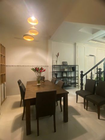 Nhà đẹp  giá tốt  chính chủ cần bán căn nhà nằm kế bên 7065910