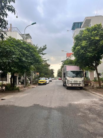 Bán đất tái định cư trâu quỳ  mặt đường 15m, có vỉa hè 7066205