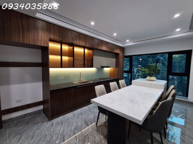 Bán nhà mới phố trạm  31m²  7 tầng thang máy  ô tô vào 7066368