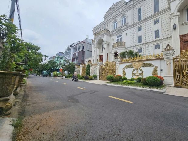 Bán 8 căn biệt thự 10m-20m thuộc khu phú nhuận, đường lê 7067690