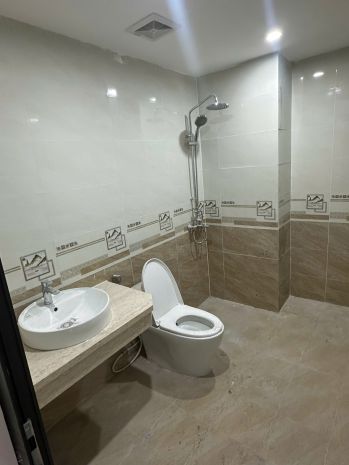 Linhhk cho thuê mặt phố hàng mã  60m, mt 4m, vị trí buôn 7069309