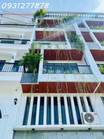 Phẩm xe hơi ngủ thang máy xịn xò trong nhà phân khúc  tren 7069571