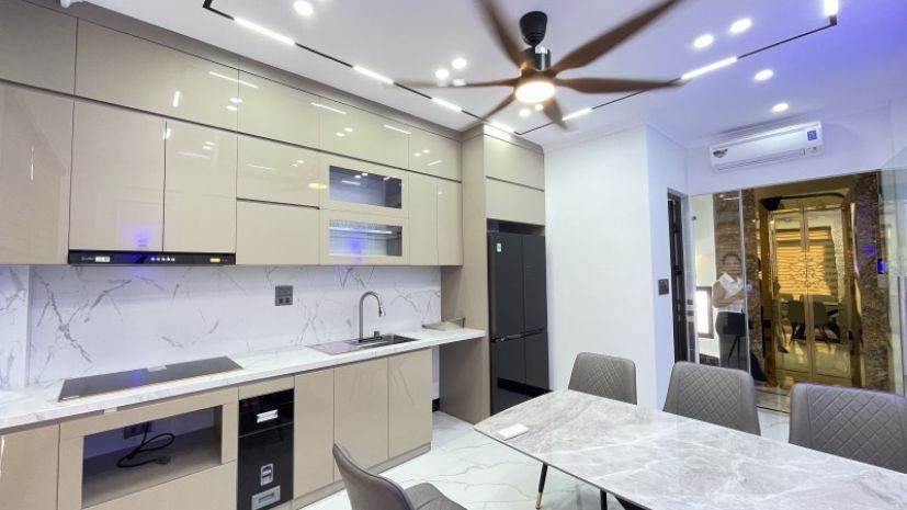 Bán nhà ngọc thụy  6 tầng thang máy  hai mặt thoáng 7070352