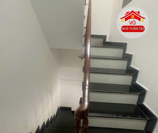 Bán nhà đẹp măt tiền q.4, gần tân vĩnh, 5,2m x 10m, 4 tầng, 7071095