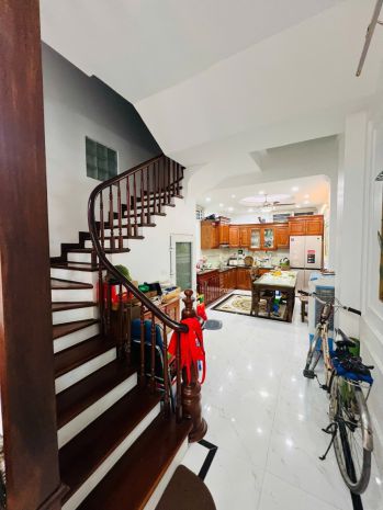 Bán nhà hoàng quốc việt  dt 4045m, 6 tầng, 20m ra ô tô 7073589