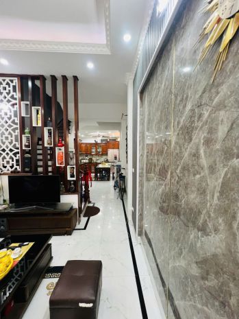 Bán nhà hoàng quốc việt  dt 4045m, 6 tầng, 20m ra ô tô 7073591