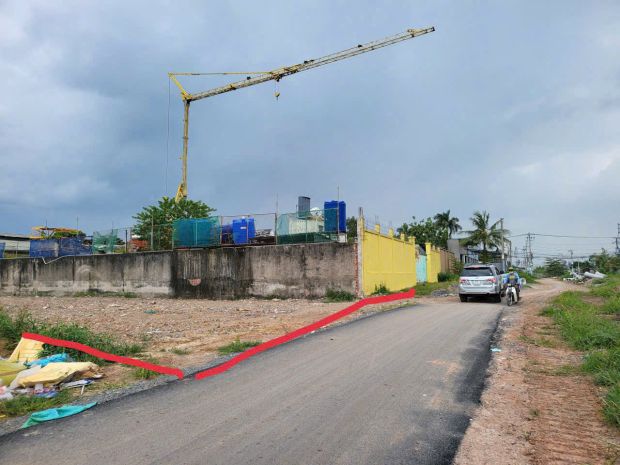 Ban đât măt tiên 8x63m gia 12,5 ty đương kênh tiêu 7073894