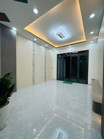 Quận 8nhà mới ô tô 4 lầu sân thượng 4.4x14 âu dương lân 7076548