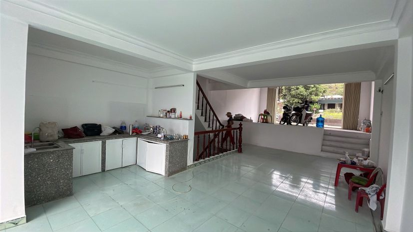 Cần bán nhà 4 tầng mặt tiền ql 1a, phía sau là con sông thơ 7079603