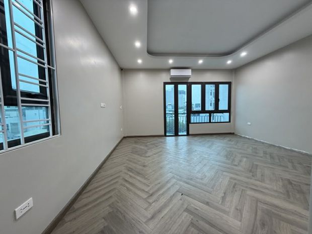 Bán nhà cổ linh, lô góc, 6 tầng thang máy, ôtô vào nhà 7079700