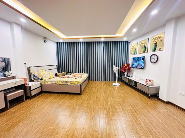 Rẻ nhất thị trường, bán nhà ngõ 462 bưởi, 140m, xây chdv, 7080707