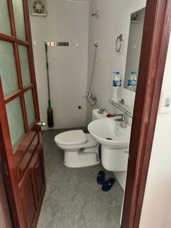 Chính chủ cho thuê mb tầng 2 tại phường láng hạ, quận đống 7082600