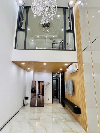 Bán nhà q3  cmt8  hẻm 4m liên thông  5 tầng  giếng trời 7082830