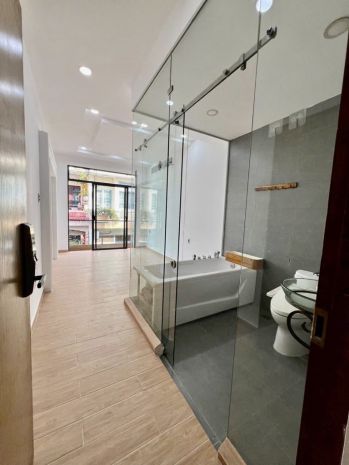 Bán nhà q3  cmt8  hẻm 4m liên thông  5 tầng  giếng trời 7082831