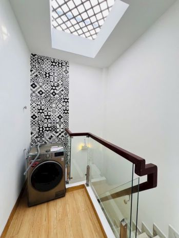 Bán nhà q3  cmt8  hẻm 4m liên thông  5 tầng  giếng trời 7082833