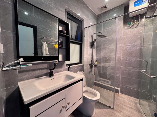 Siêu hiếm ! chỉ hơn 8 tỷ. nhà 6t thang máy. cách 1 nhà ra 7083007