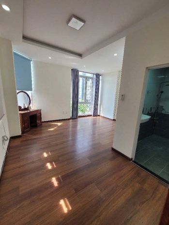 Ngay ngã tư ga, căn góc hiếm 2 mặt tiền đường 8m không lg, 7083348