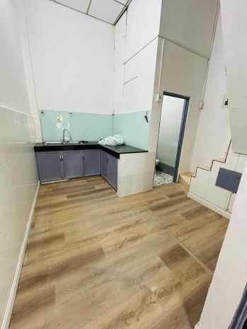 Cho thuê nhà nguyên căn 1 trệt 1 lầu  đ. hoàng sa, 7083381