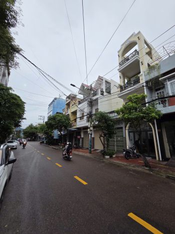 Bán nhà mặt tiền hai bà trưng  tuyến đường vàng giữa trung 7086224