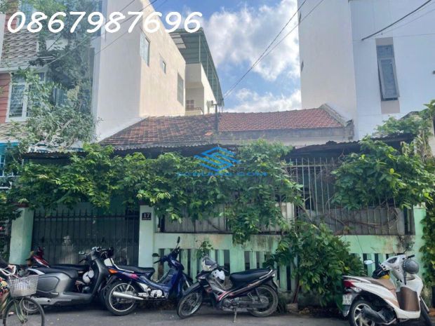 Cần bán nhà mặt tiền ngang 8.5m  vuông vức  trung tâm bàn 7086259