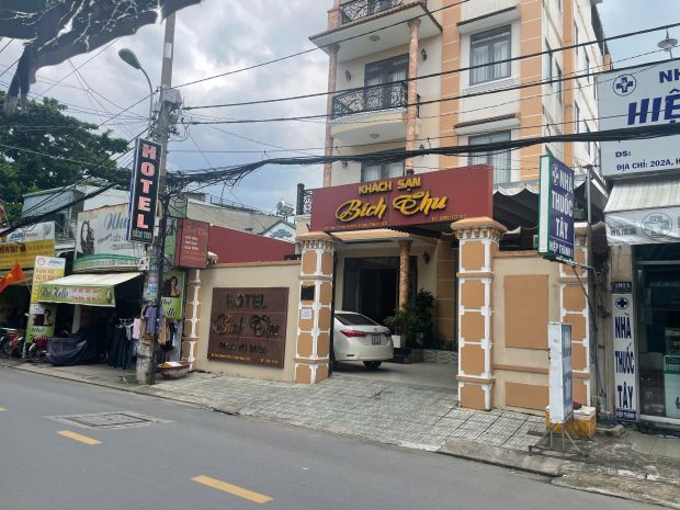 Cặp nhà mặt tiền hiệp thành 17 830  thu 40trtháng 7086720