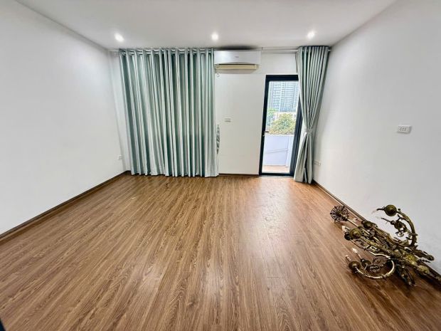 Siêu hiếm! bán nhà vạn bảo 34 m 5 tầng thang máy mt 4.6m ô 7086877