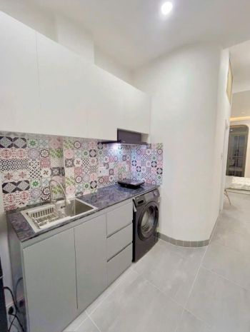 Bán căn hộ dịch vụ 4 tầng - mới bóng - có thang máy - linh 7087153