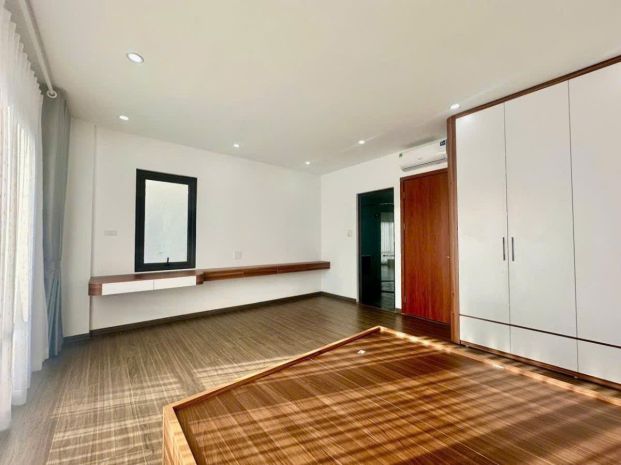 Bán nhà đàm quang trung 39m 6 tầng mt5m thang máy lô góc 7087565