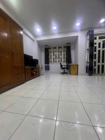 Nhà mặt tiền tô ký 6, hóc môn vị trí đẹp nhà trệt 4 lầu 7087902