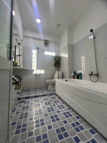 Nhà mặt tiền tô ký 6, hóc môn vị trí đẹp nhà trệt 4 lầu 7087904