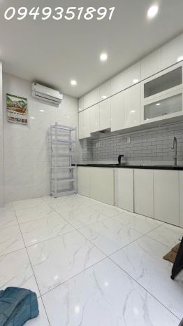 Nhà chdv - hẻm xe tải phường 2 - tân bình - 5 tầng - 7pn - 7088112