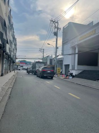 Ban nha măt tiên 1 hâm 1 lưng 5 lâu 25x25m gia 68 7090339