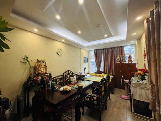 Bán nhà hoàng hoa thám gần phố lô góc 2 thoáng 40m 5 tầng 7090949