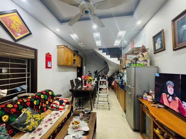 Bán nhà hoàng hoa thám gần phố lô góc 2 thoáng 40m 5 tầng 7090951