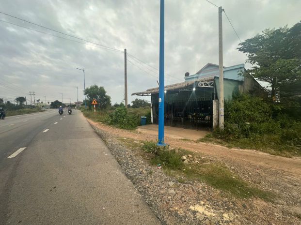 Bán 6m x 31m đất mặt tiền nguyễn chí thanh - lagi giá ngộp 7091361