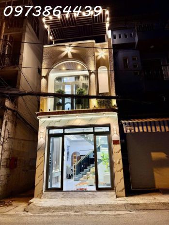 Nhà mặt tiền kinh doanh 2 tầng  gần thống nhất  đs 8 7092814