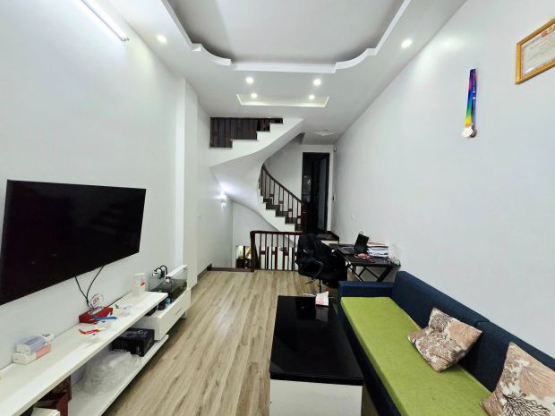 Mặt ngõ thông kinh doanh -phố lạc long quân  35m 5t nhà 7099771