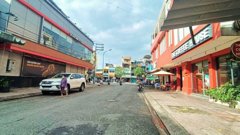 Hot hot - cần bán căn nhà  vị trí đắc địa hẻm lê quang sung 7100776