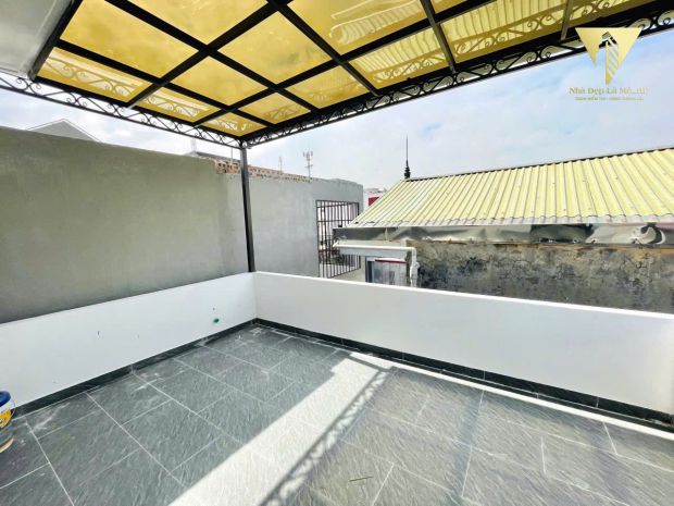 Hạ giá sốc 200 triệu  nhà mới xây 4 tầng sau mặt đường 7102377