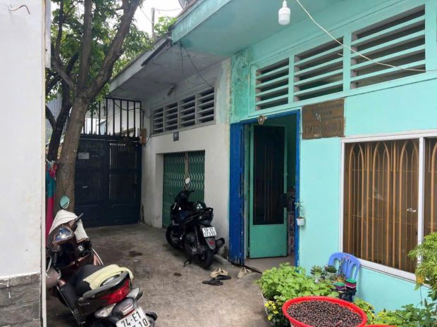 Cần bán nhà phố quận 7 sổ riêng giá rẻ 7102386