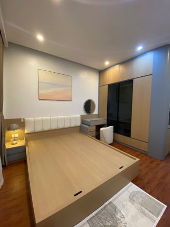 Bán nhà đẹp trung tâm bồ đề  long biên  5 tầng mới đẹp 7105117